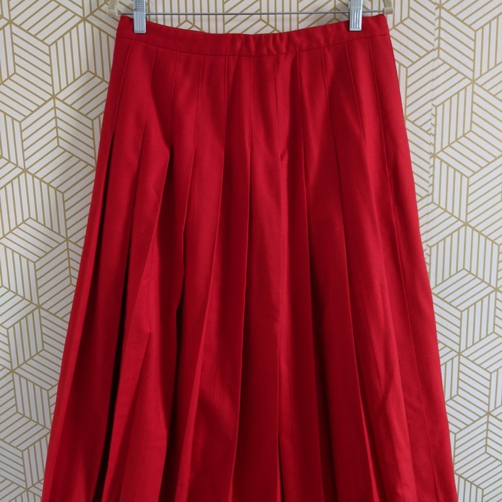 100% wool plus size Pendleton red skirt (size 16)
